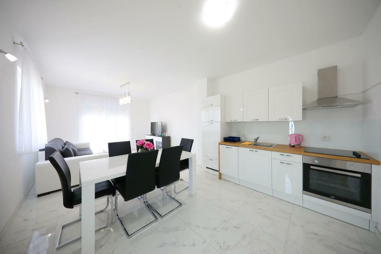 Sukošan Apartmani Vlado Mitar מראה חיצוני תמונה