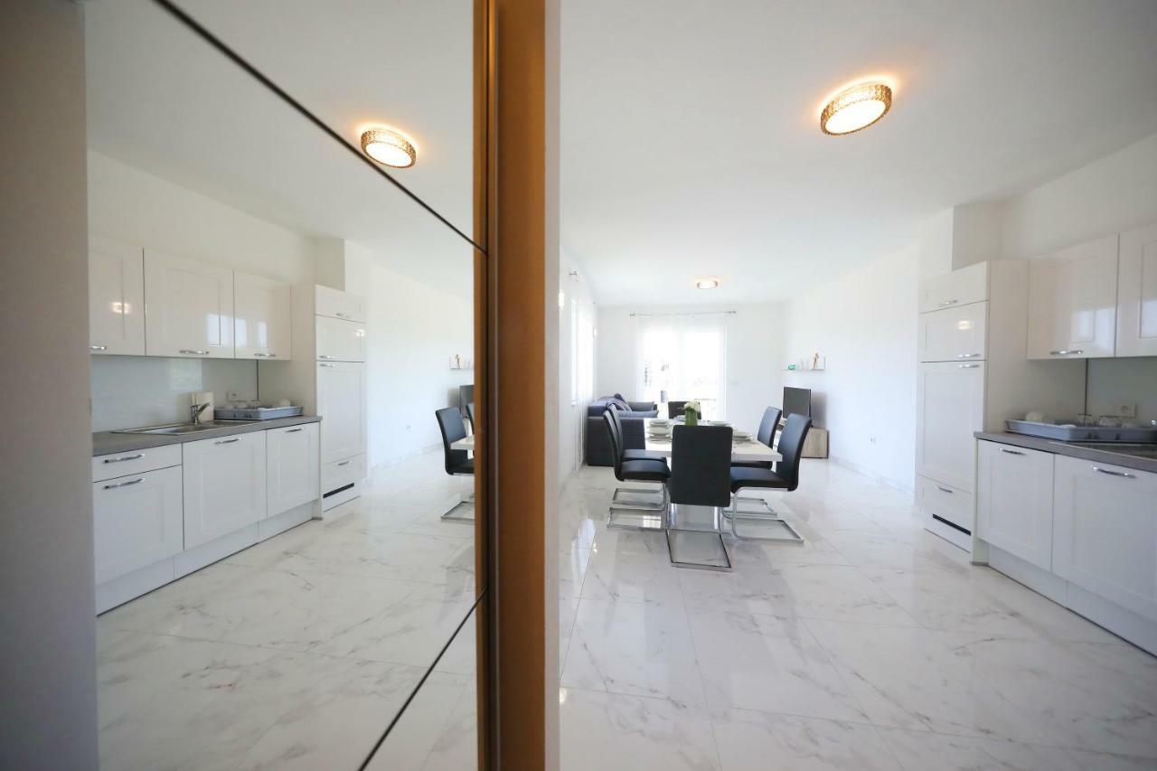 Sukošan Apartmani Vlado Mitar מראה חיצוני תמונה