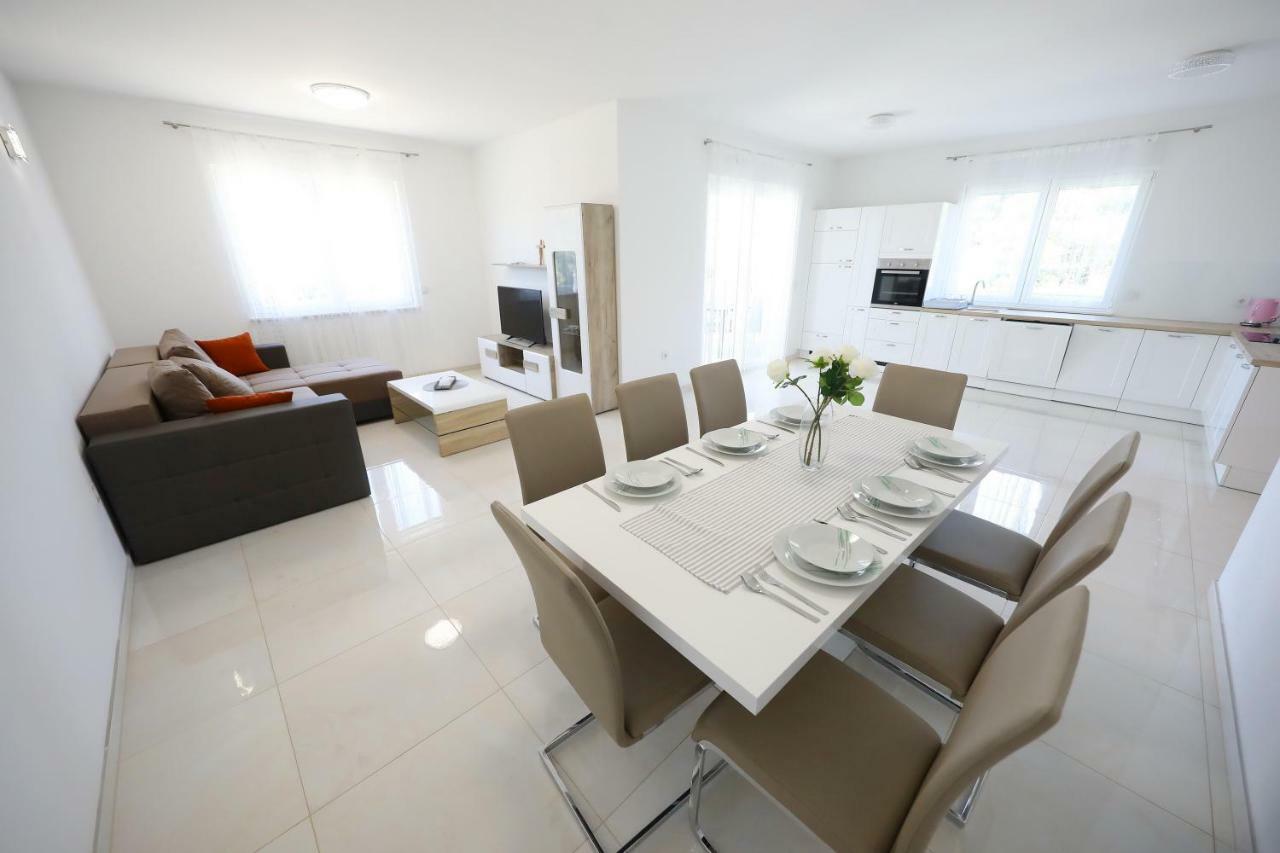 Sukošan Apartmani Vlado Mitar מראה חיצוני תמונה