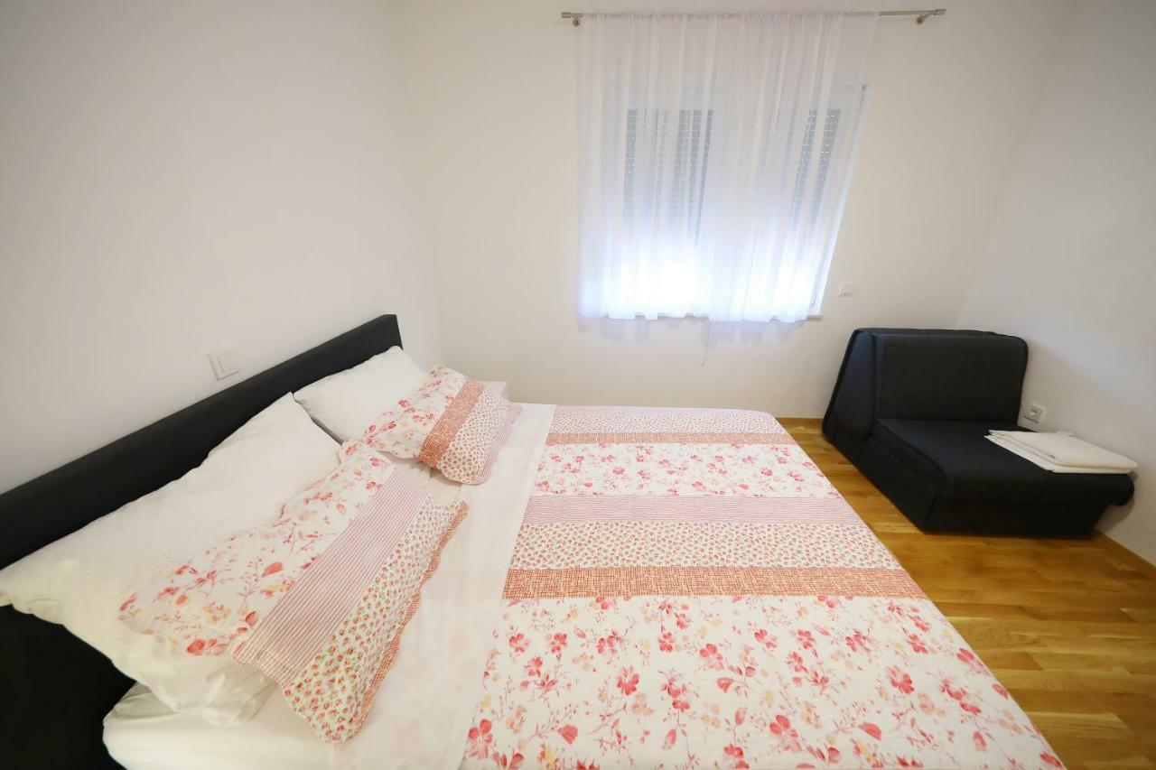 Sukošan Apartmani Vlado Mitar מראה חיצוני תמונה